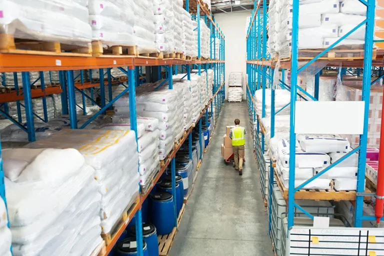 انبارداری مواد اولیه